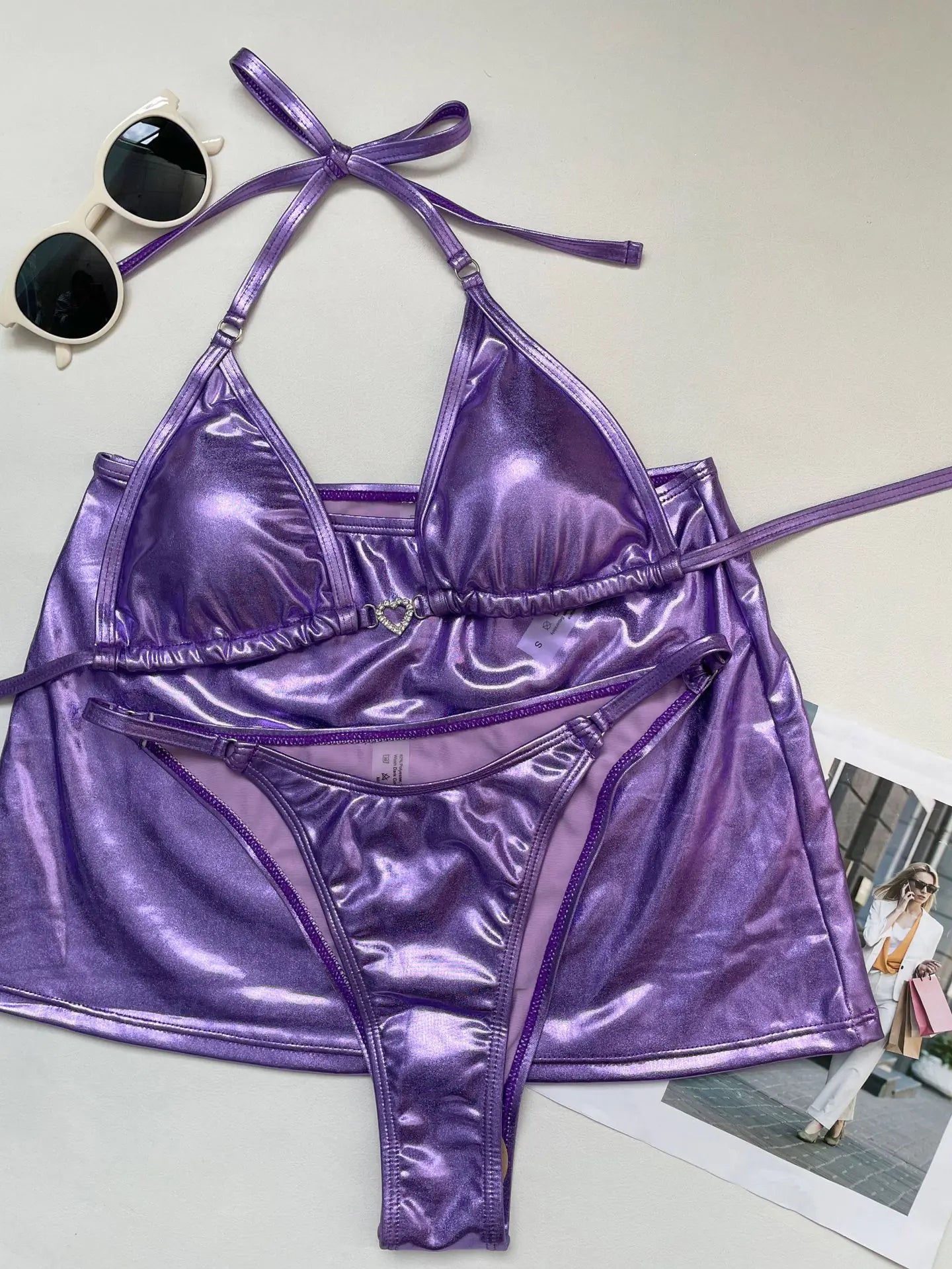 Ensemble Bikini Triangle Métallique avec Mini-Jupe (3 Pièces)