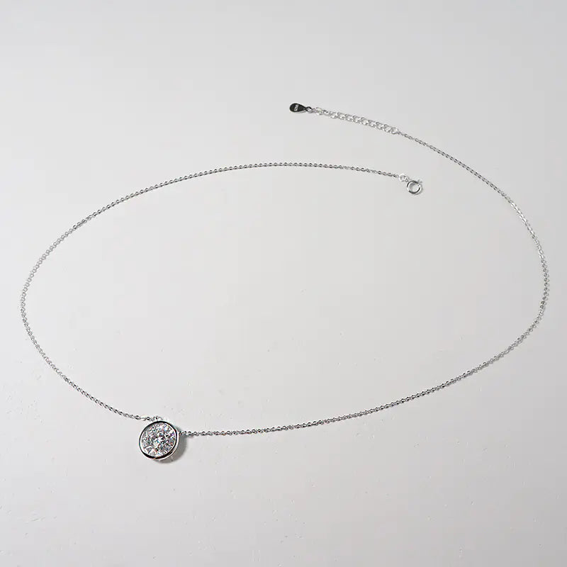 Collier en Zircon, Ras du Cou