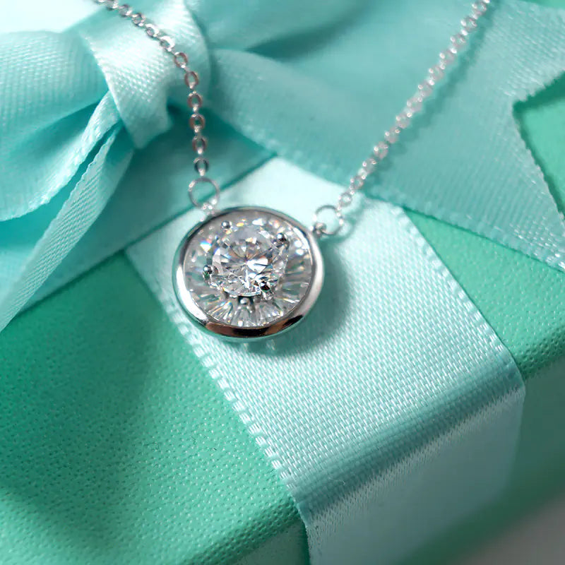 Collier en Zircon, Ras du Cou